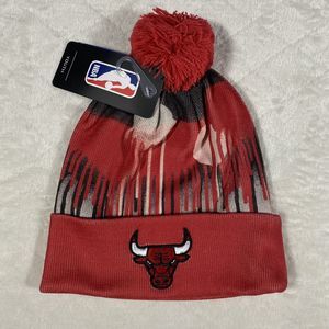 Chicago Bulls NBA Youth Beanie Cuffed Hat Pom Red Black Lightweight Brand New